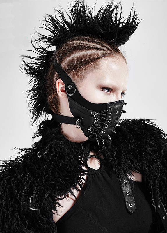 Masque cuir spikes et laçage