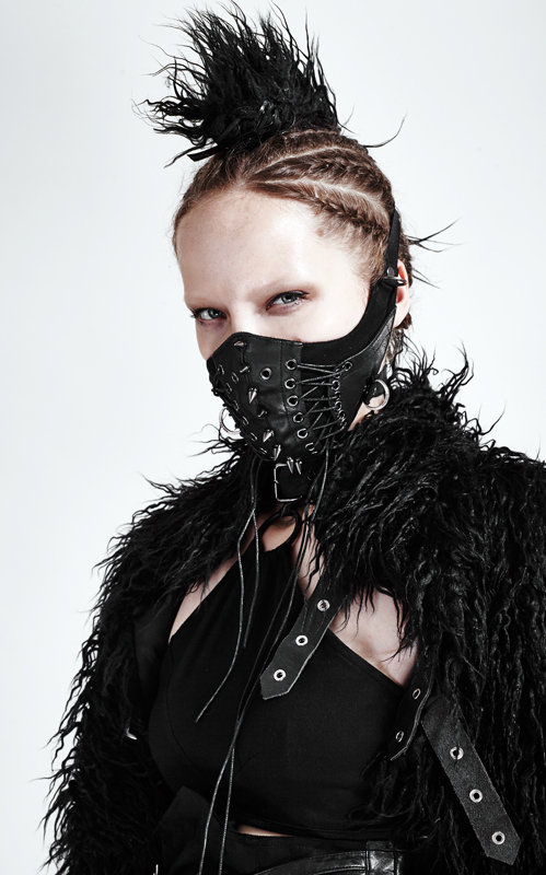 Masque cuir spikes et laçage