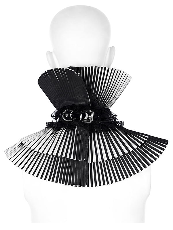Collerette haute plissée