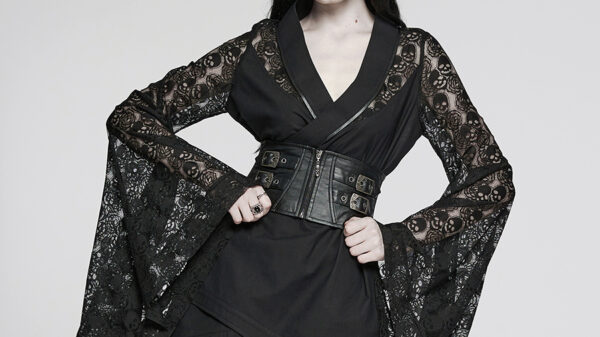 Kimono à dentelle têtes de mort