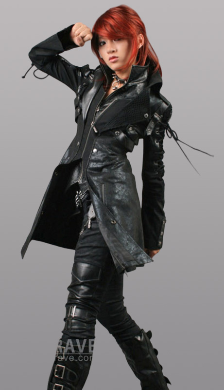 Manteau en faux cuir noir manches lacées Manteau en faux cuir noir manches lacées