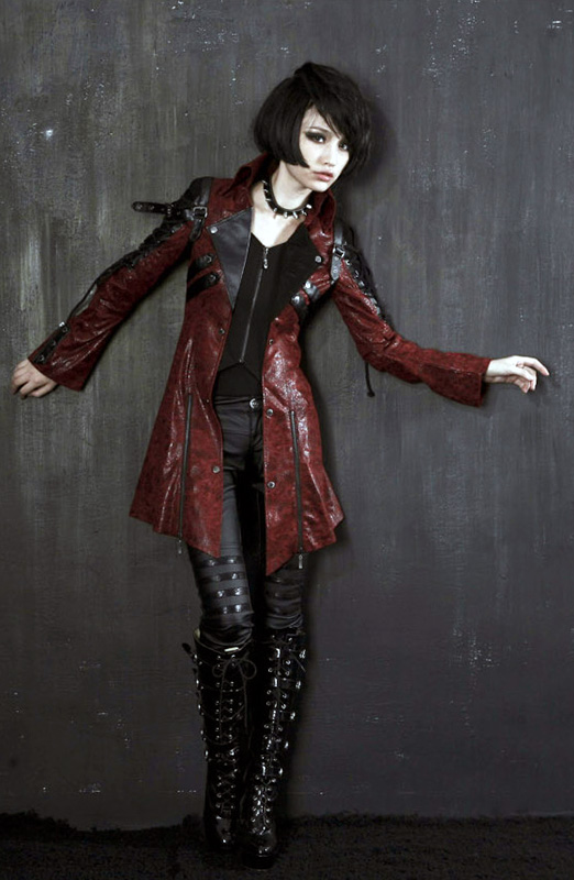 Manteau en faux cuir rouge manches lacées