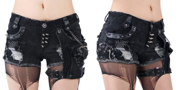 Short en jeans destroy à spikes