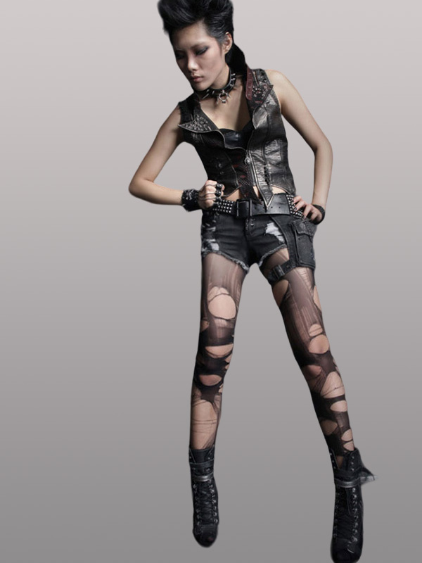 Short en jeans destroy à spikes