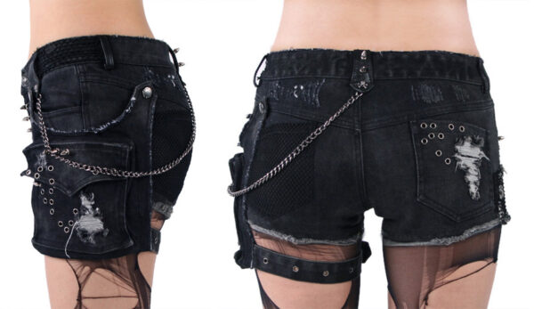 Short en jeans destroy à spikes