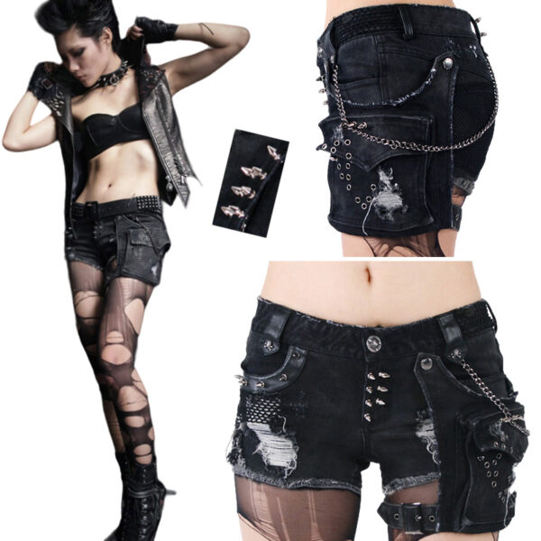 Short en jeans destroy à spikes