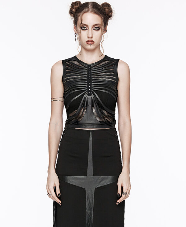 Haut en faux cuir déchiré et clouté