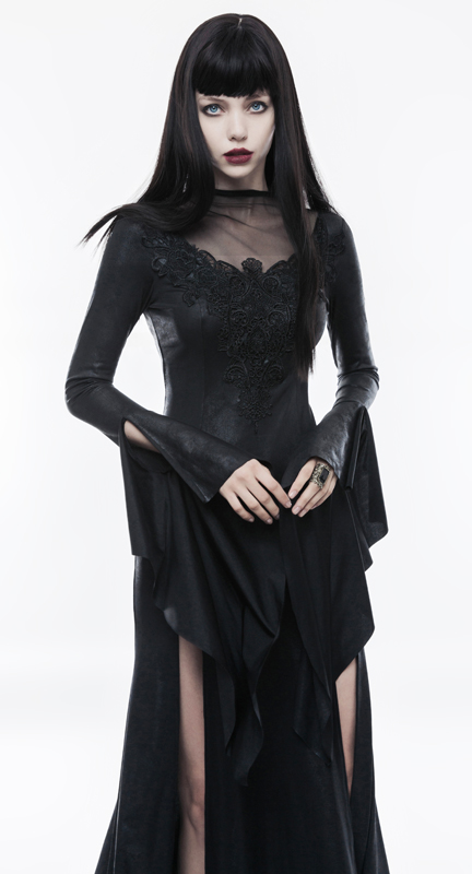 Robe longue en faux cuir brodé