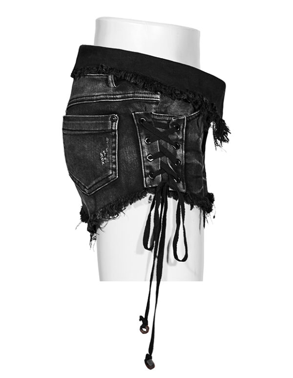 Short en jeans déchiré à laçage et clous