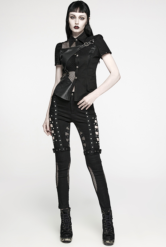 Jeans à découpes et à clous