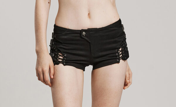 Mini short à laçages et sangles