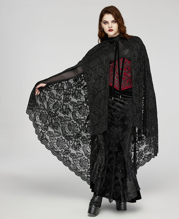 Cape à capuche en dentelle