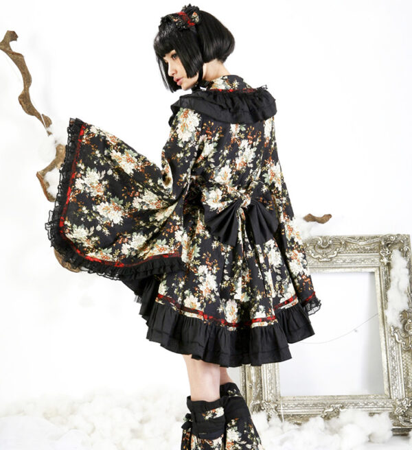 Ensemble kimono + leg warmers + headdress Ensemble kimono + leg warmers + headdress