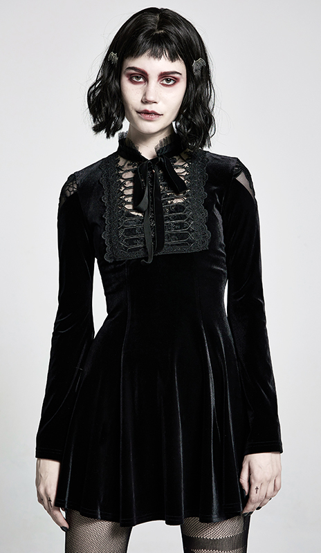 Robe en velours à plastron brodé et ruban