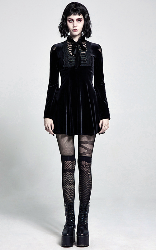 Robe en velours à plastron brodé et ruban