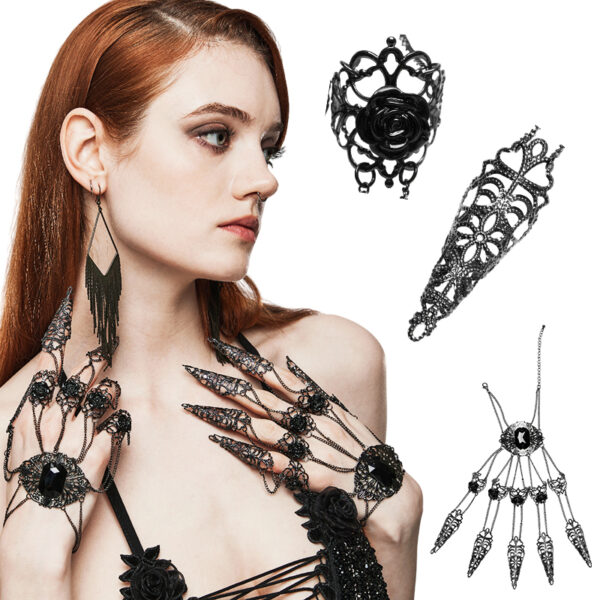 Paire de bijoux de main à roses noires et griffes Paire de bijoux de main à roses noires et griffes