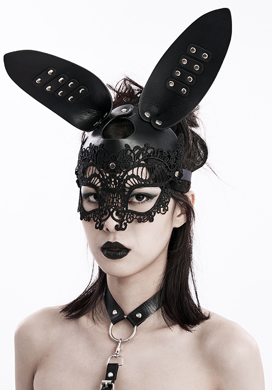 Masque lapin en cuir végan et broderie Masque lapin en cuir végan et broderie