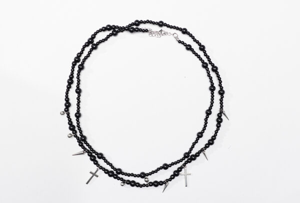 Set de 3 colliers avec pendentifs croix et camée crâne Set de 3 colliers avec pendentifs croix et camée crâne