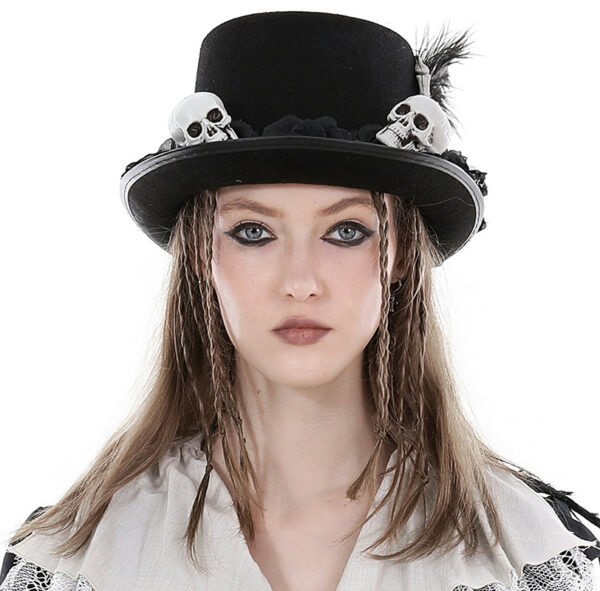 Chapeau vaudou à têtes de mort et voile