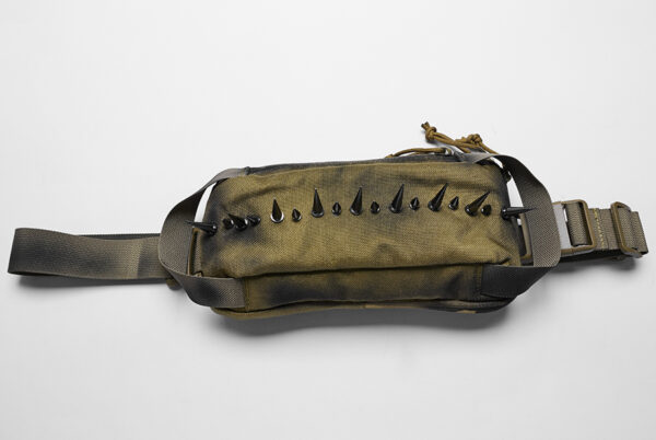 Sac banane à pointes métalliques Kaki Sac banane à pointes métalliques Kaki