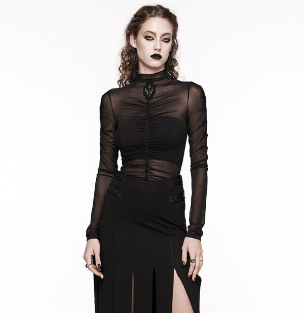 Haut en voilage à fronces et broderie Haut en voilage à fronces et broderie