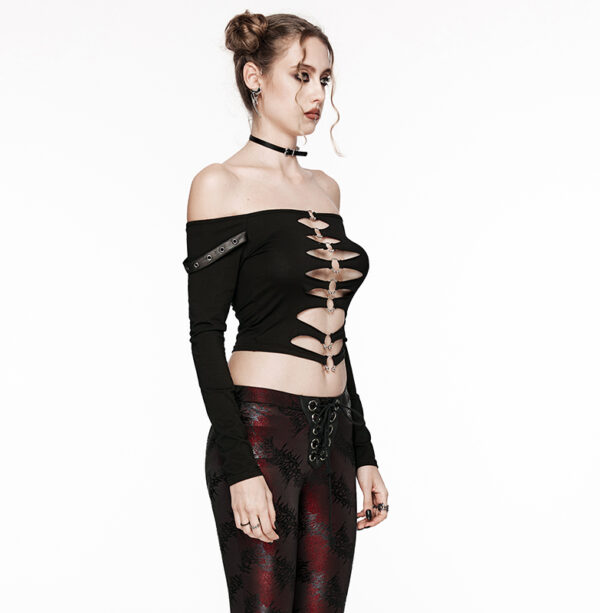 Haut à découpes et piercings Haut à découpes et piercings