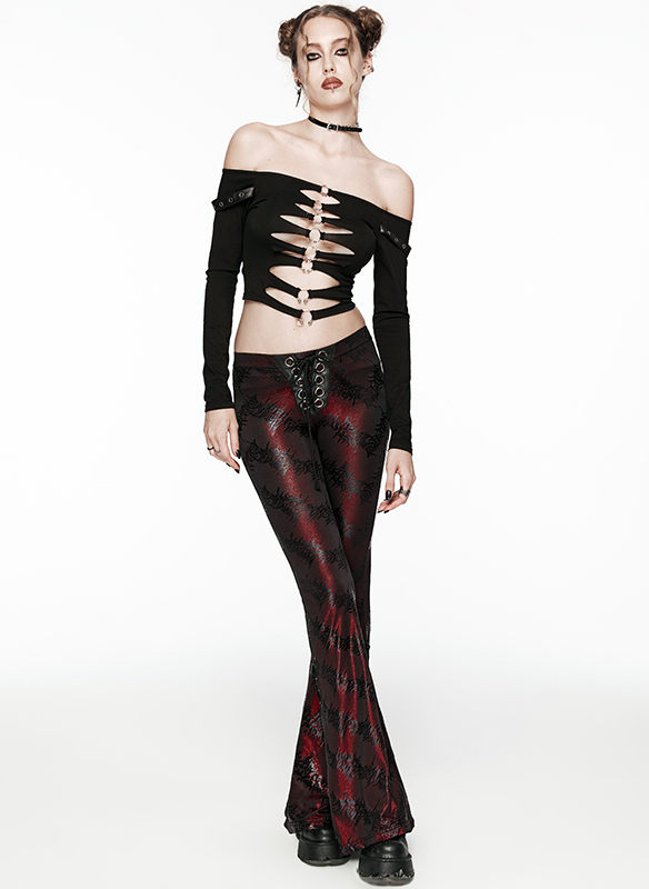 Haut à découpes et piercings Haut à découpes et piercings