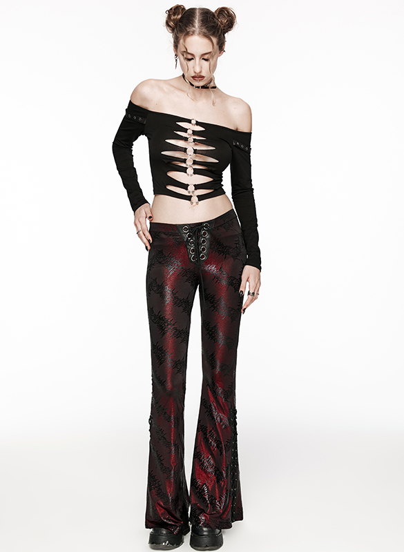 Haut à découpes et piercings Haut à découpes et piercings