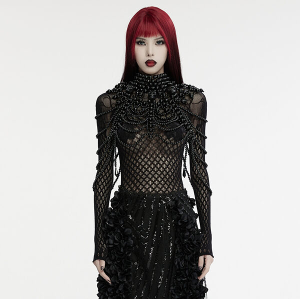 Collier plastron en perles noires à têtes de mort Collier plastron en perles noires à têtes de mort