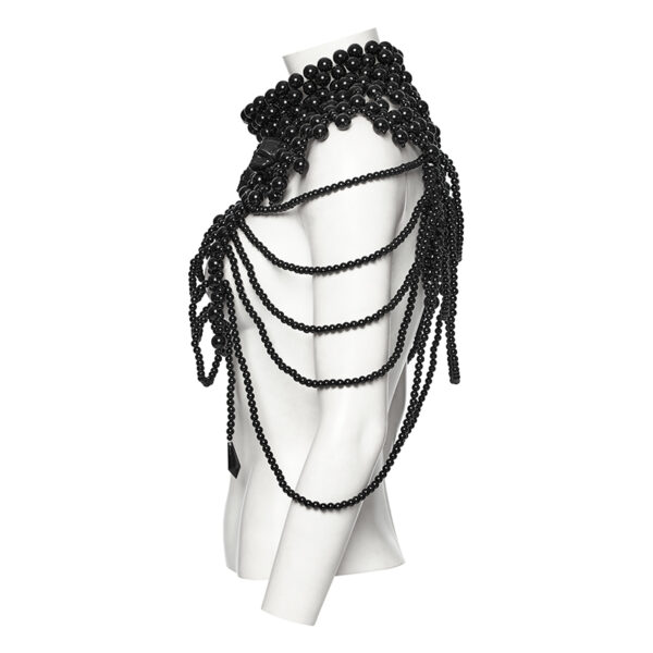 Collier plastron en perles noires à têtes de mort Collier plastron en perles noires à têtes de mort