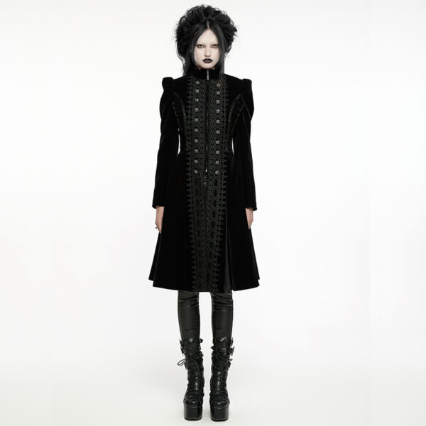 Manteau en velours noir à volants et broderies